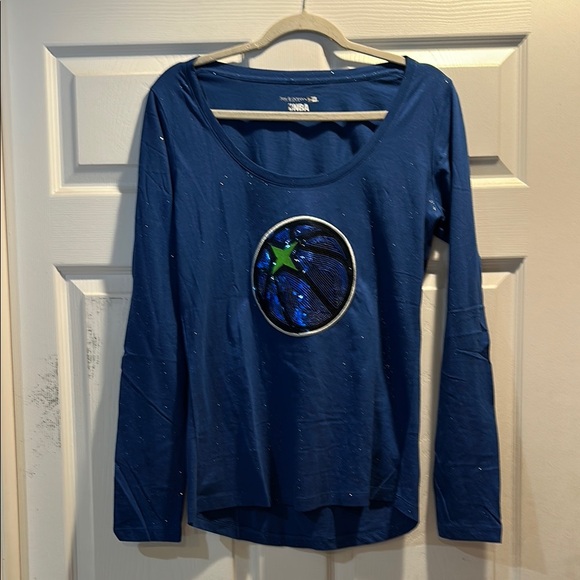 NEW! New Era Minnesota Timberwolves Sequin Long Sleeve Scoop Neck Tee Shirt M - Picture 1 of 7